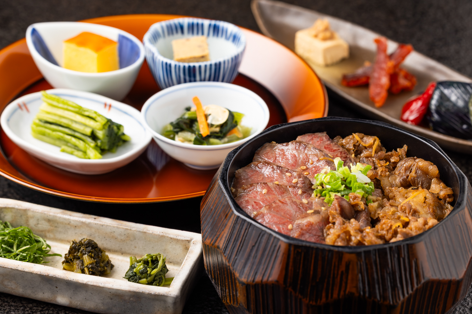 村民食堂で、観光列車「ろくもん」の食体験を